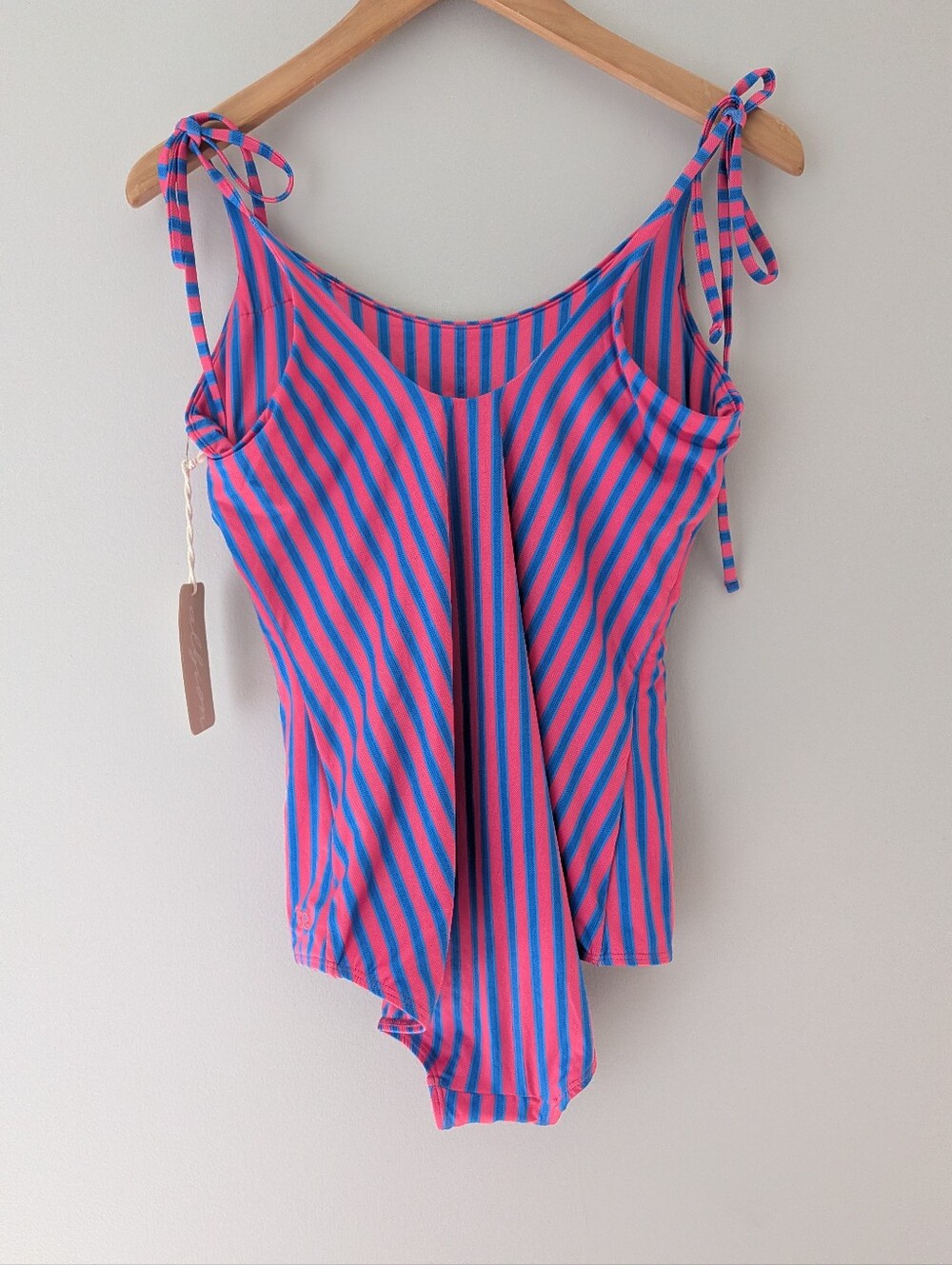 NWT Albion Fit Natalie One Piece Swimsuit L Berry Stripe Pink Blue $138 - Picture 7 of 7